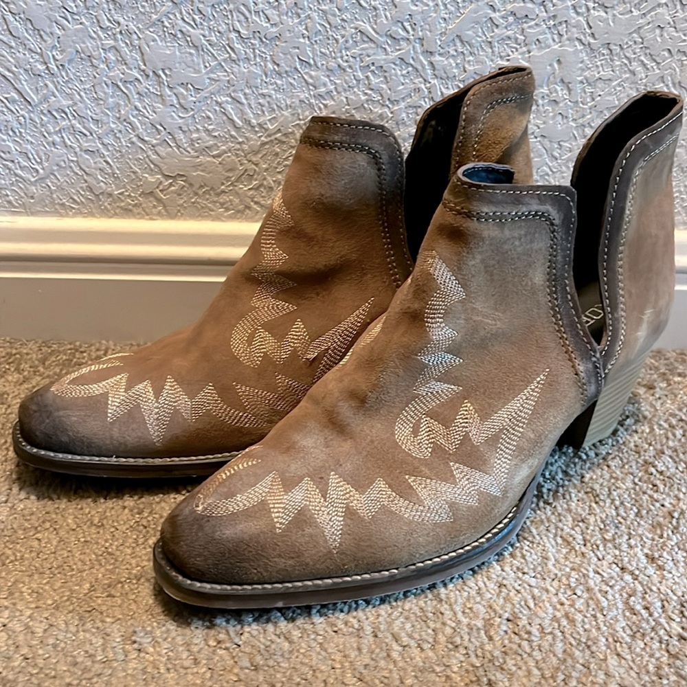Roper Ankle Booties. Size 10. Tan. Faux suede feel.